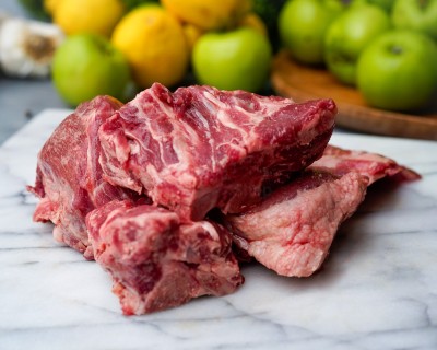Свинина на кости охлаждённая 1 кг - купить в Чечекле